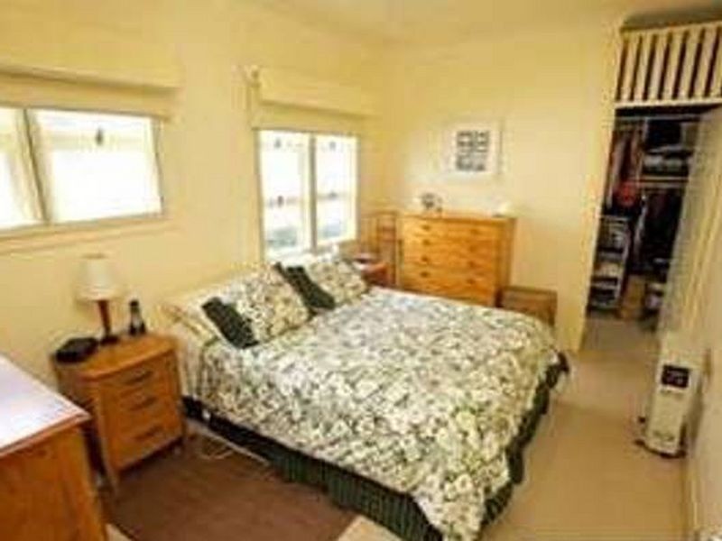 22 Greenlaw Street, Indooroopilly QLD 4068