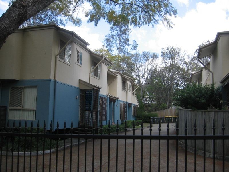 3/43 Bellevue Terrace, St Lucia QLD 4067