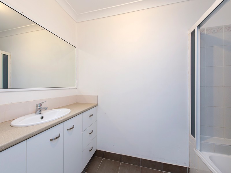 1/27 Sugarwood Street, Bellbowrie QLD 4070