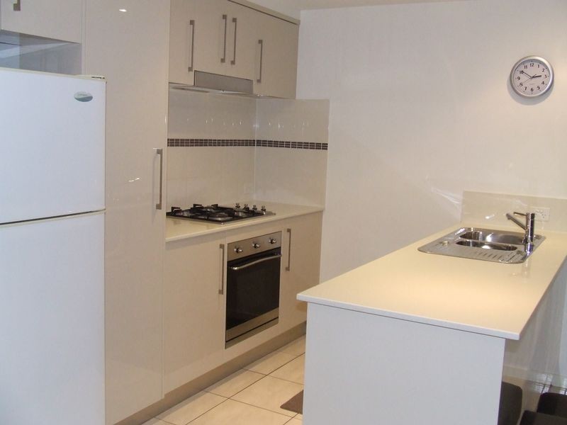 1/76 Durham Street, St Lucia QLD 4067