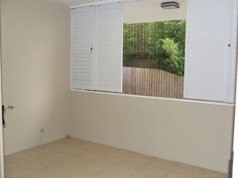 1/76 Durham Street, St Lucia QLD 4067