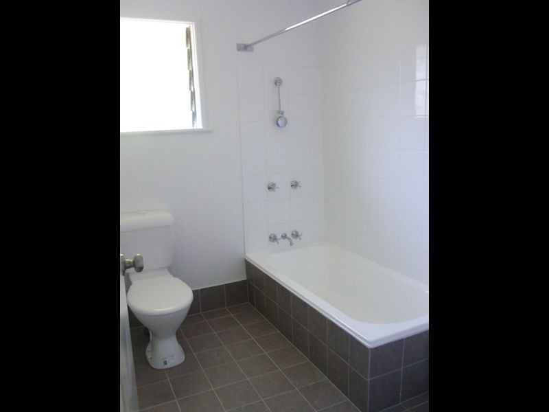 2/159 Sir Fred Schonell Drive, St Lucia QLD 4067