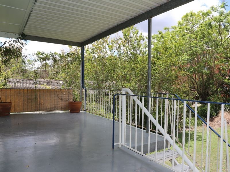 19 Sir Fred Schonell Drive, St Lucia QLD 4067