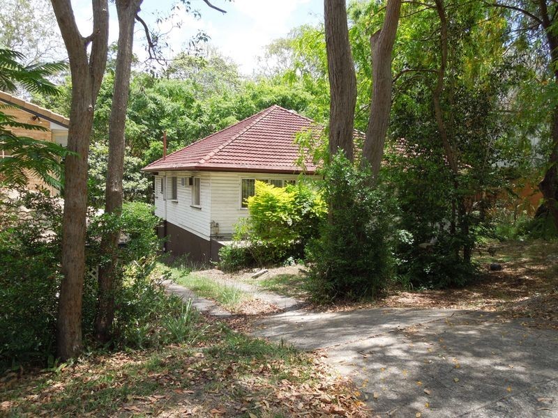 57 Dell Road, St Lucia QLD 4067