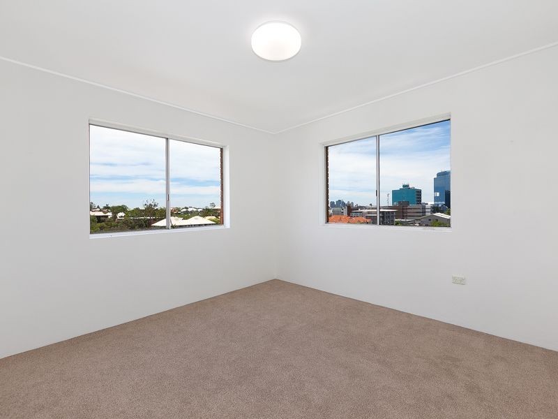 8/15 Grove Street, Toowong QLD 4066