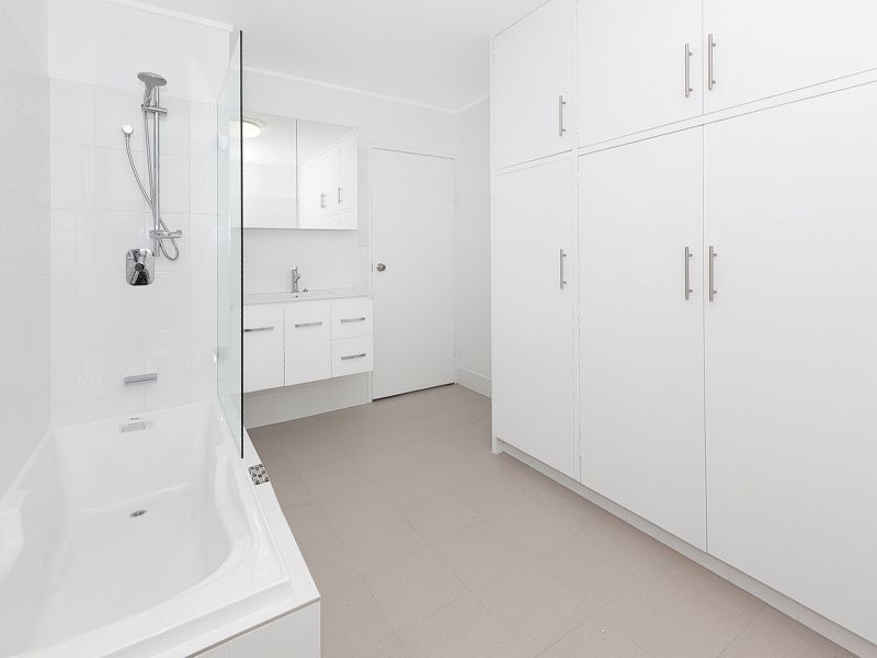 8/15 Grove Street, Toowong QLD 4066