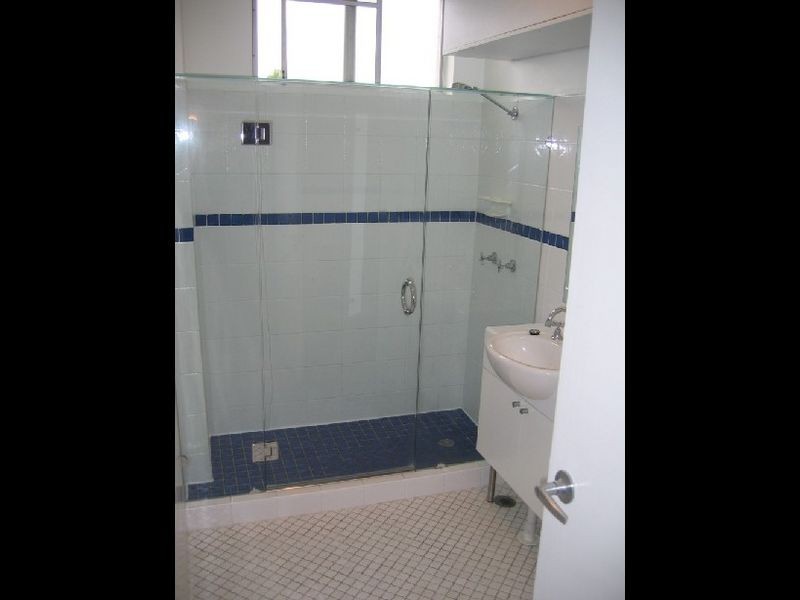 3/36 Jerdanefield Road, St Lucia QLD 4067