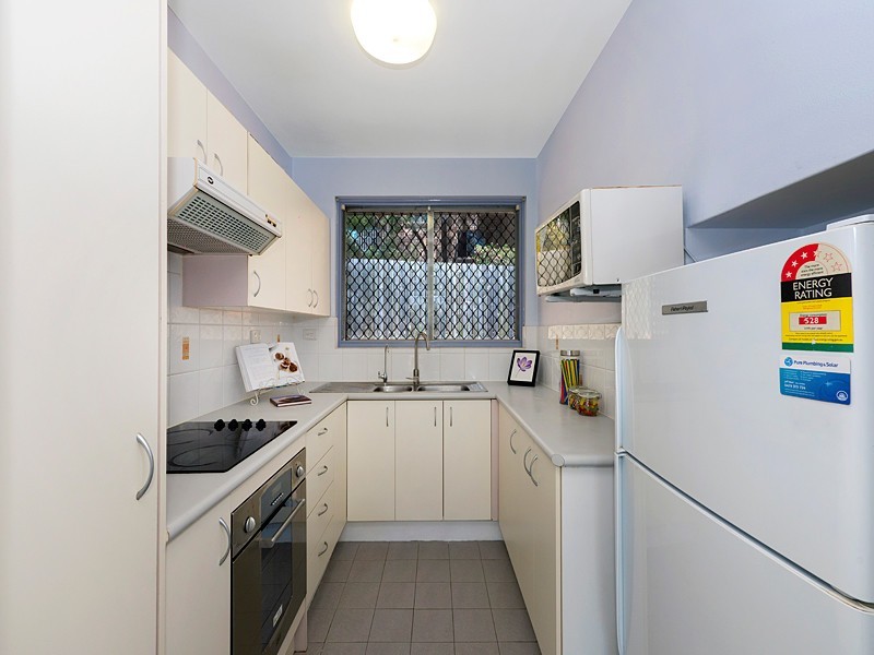2/70 Mitre Street, St Lucia QLD 4067