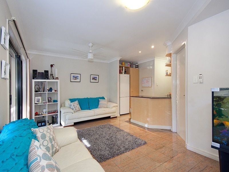 2/8 Sundridge Street, Taringa QLD 4068