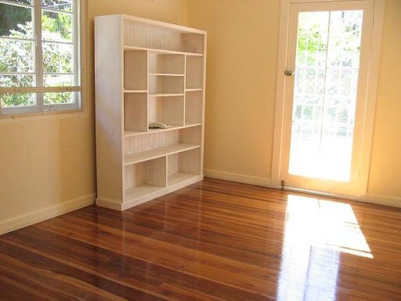 100 Eighth Avenue, St Lucia QLD 4067