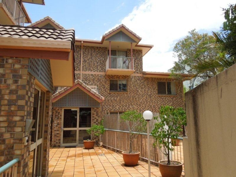 17/15 Finney Road, Indooroopilly QLD 4068