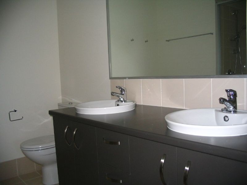 4/52 Golden Crest Place, Bellbowrie QLD 4070