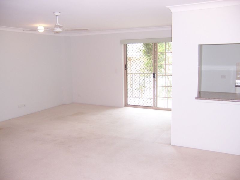 4/111 Central Avenue, Indooroopilly QLD 4068