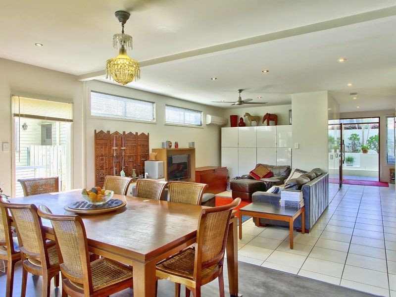 62 Gladstone Street, Indooroopilly QLD 4068