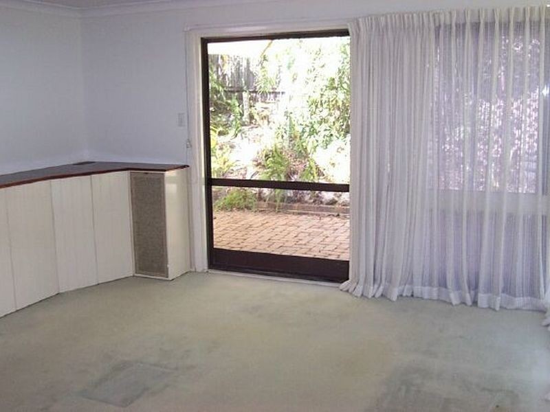 4 Whitian Street, Chapel Hill QLD 4069
