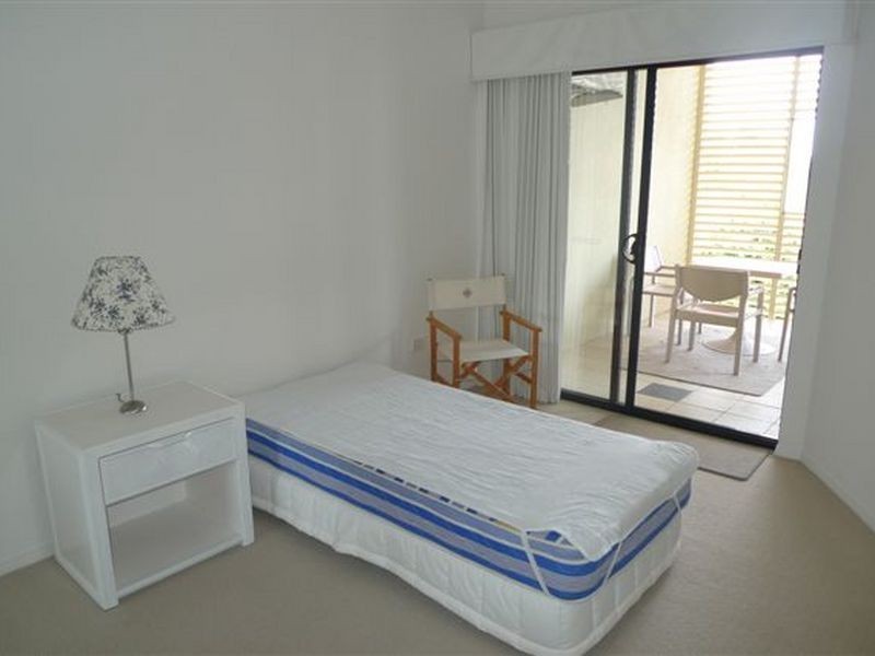 24/11 Grosvenor Road, Indooroopilly QLD 4068