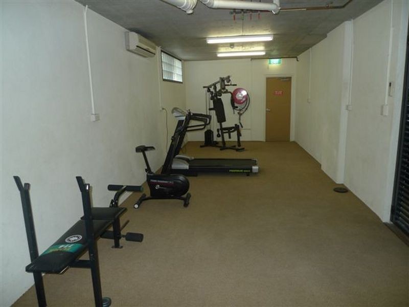 24/11 Grosvenor Road, Indooroopilly QLD 4068