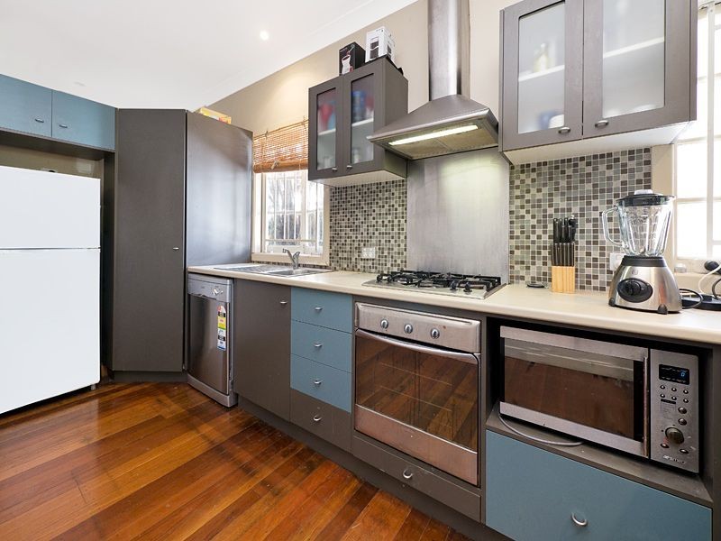 10 Newcross Street, Indooroopilly QLD 4068