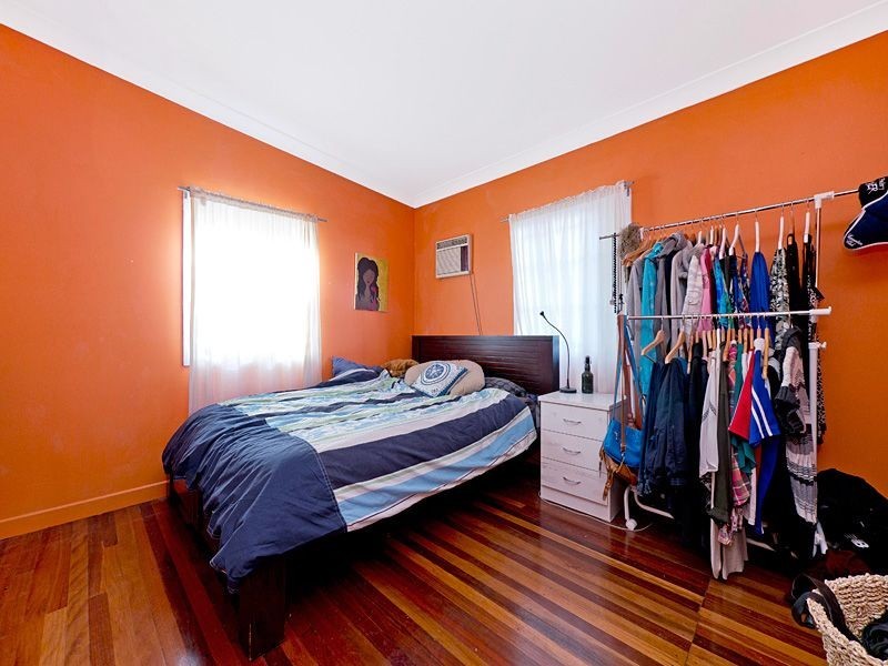 10 Newcross Street, Indooroopilly QLD 4068