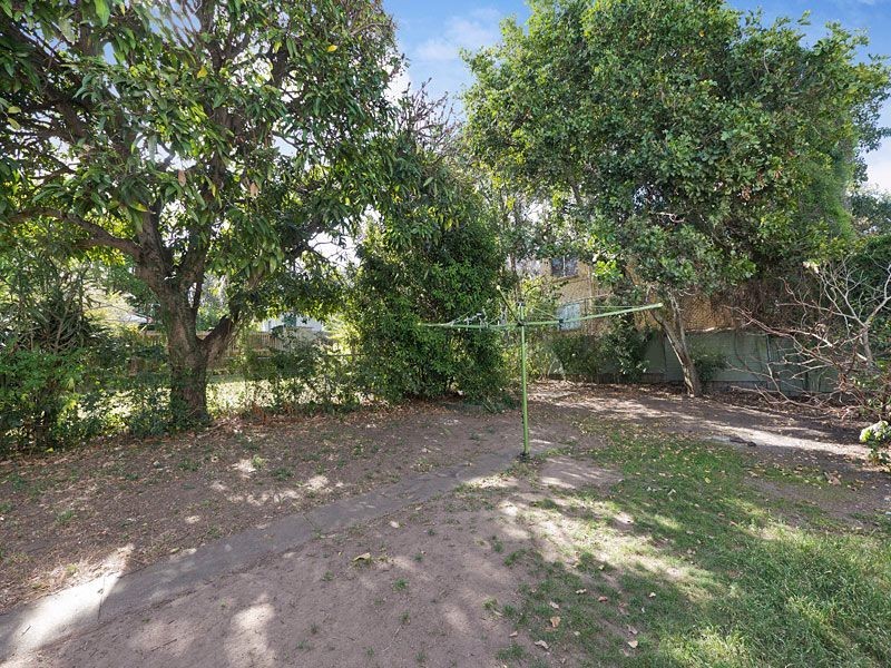 10 Newcross Street, Indooroopilly QLD 4068