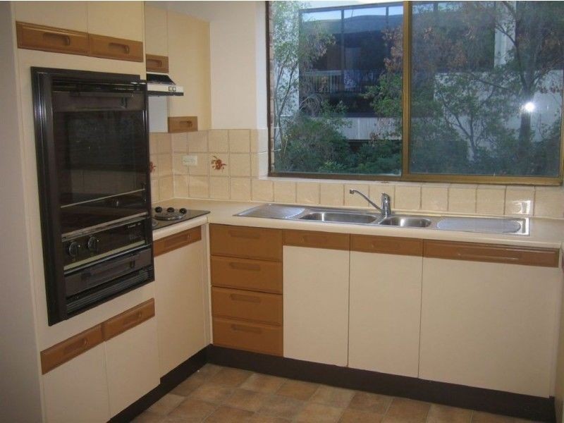 2/11 Foxton Street, Indooroopilly QLD 4068