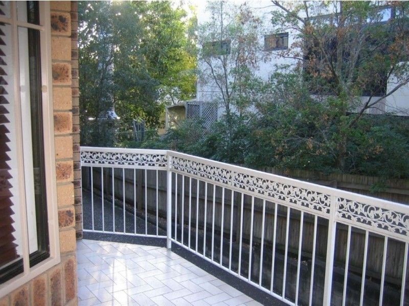 2/11 Foxton Street, Indooroopilly QLD 4068