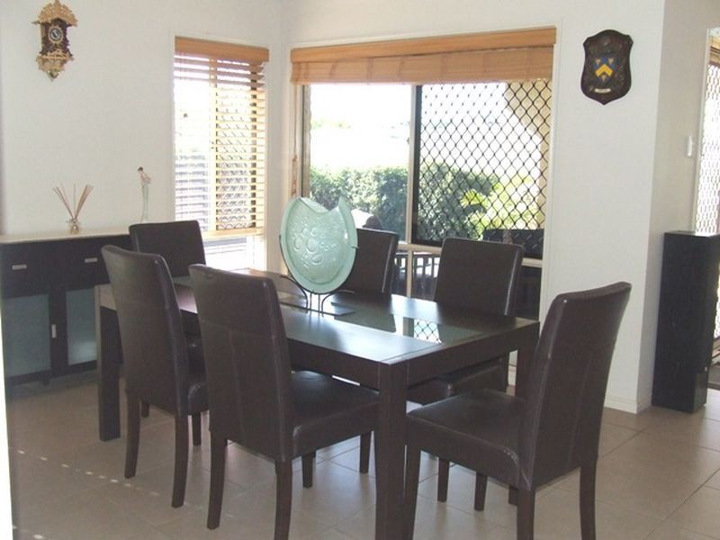 8 Frederick Street, Moggill QLD 4070