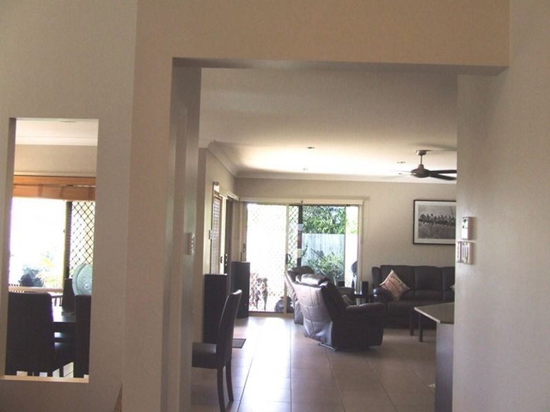 8 Frederick Street, Moggill QLD 4070