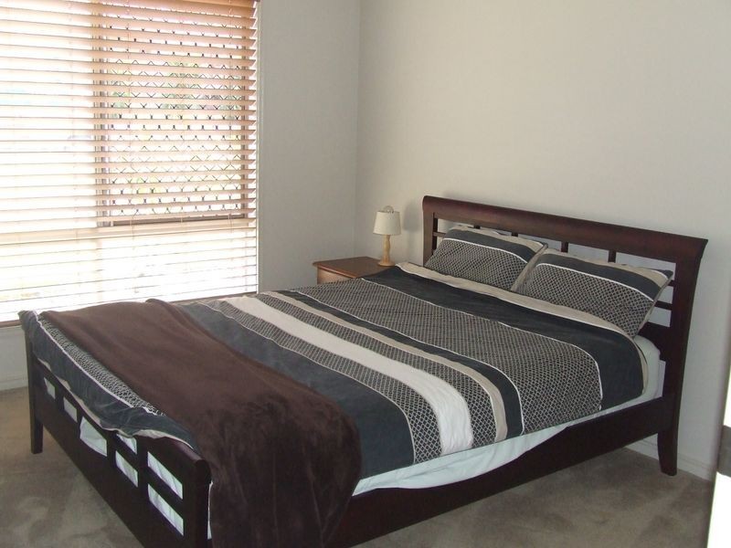 8 Frederick Street, Moggill QLD 4070