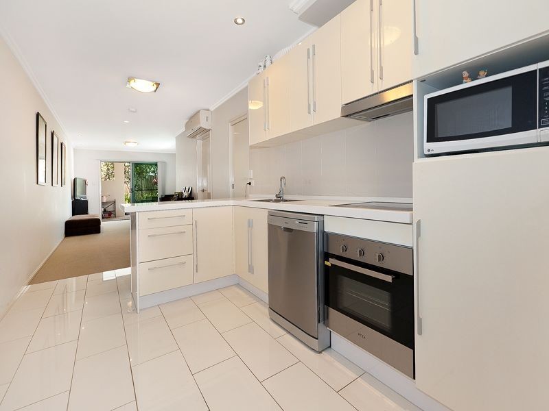 4/51 Lambert Road, Indooroopilly QLD 4068
