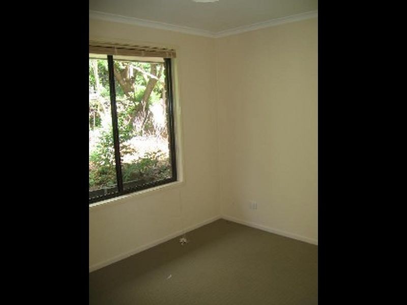 5 Ootana Street, Chapel Hill QLD 4069