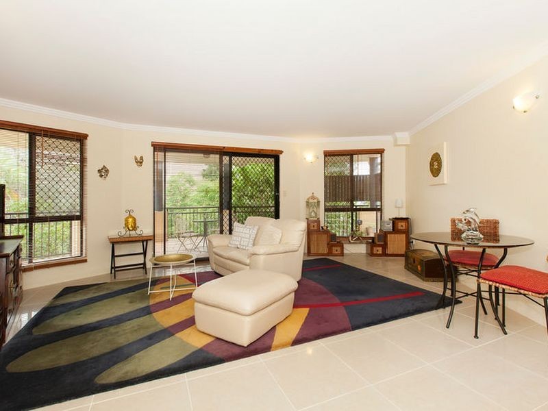 9/117-121 Sir Fred Schonell Drive, St Lucia QLD 4067