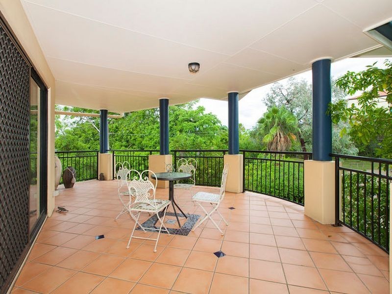 9/117-121 Sir Fred Schonell Drive, St Lucia QLD 4067