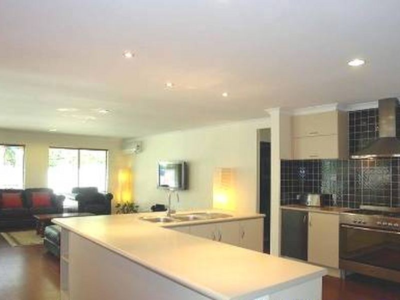 19 Joseph Avenue, Moggill QLD 4070