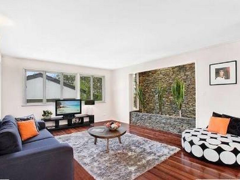 19 Rialanna Street, Kenmore QLD 4069