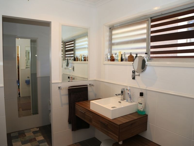 160 Jerrang Street, Indooroopilly QLD 4068