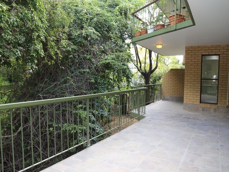 2/11 Frederick Street, Taringa QLD 4068