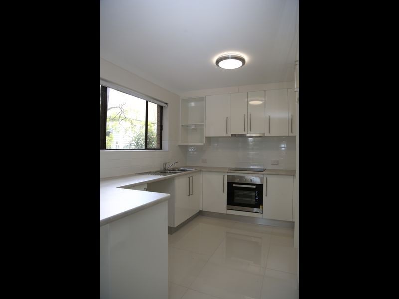 2/11 Frederick Street, Taringa QLD 4068