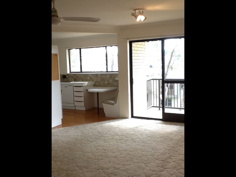 11/116 Clarence Road, Indooroopilly QLD 4068