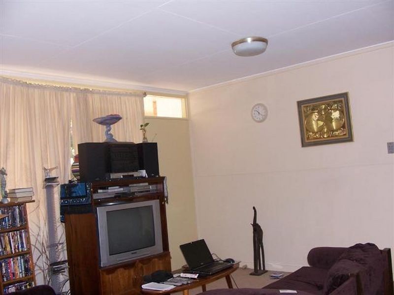 2/47 Newcross Street, Indooroopilly QLD 4068