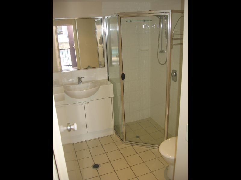 36/7 Landsborough Terrace, Toowong QLD 4066