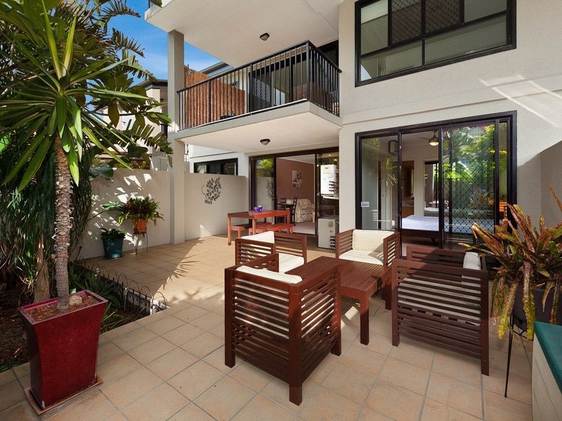 2/60 Sherwood Road, Toowong QLD 4066