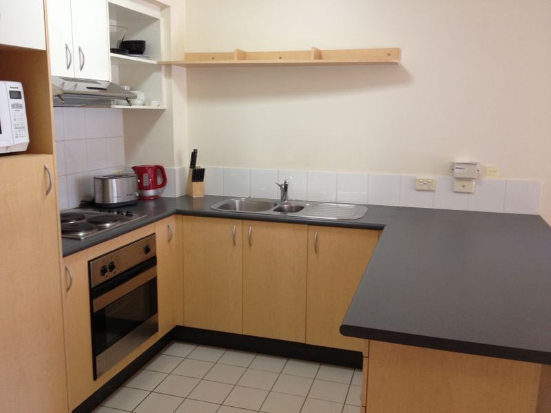 96/300 Sir Fred Schonell Drive, St Lucia QLD 4067