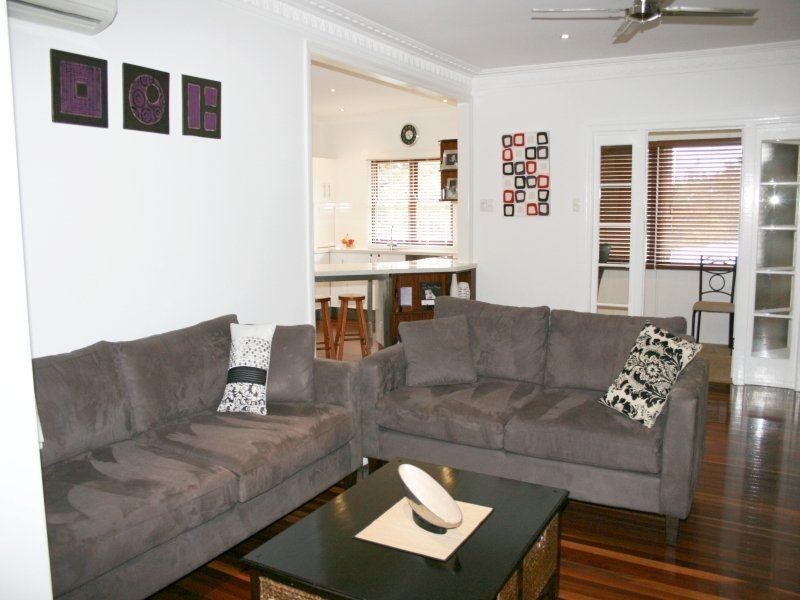 3 Ootana Street, Chapel Hill QLD 4069