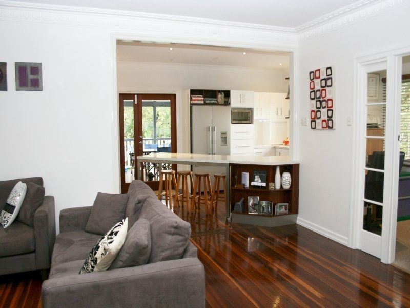 3 Ootana Street, Chapel Hill QLD 4069