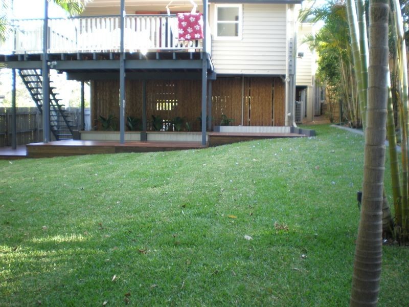 3 Ootana Street, Chapel Hill QLD 4069