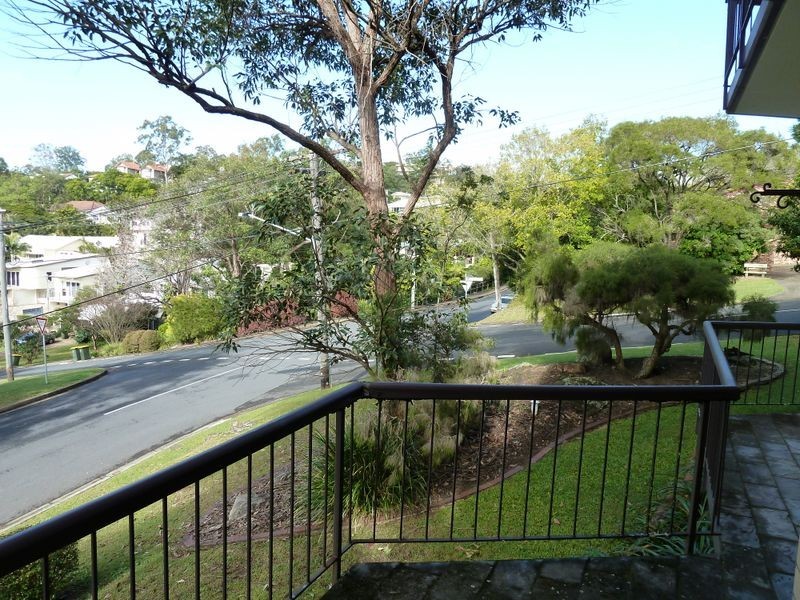 1/30 Armadale Street, St Lucia QLD 4067