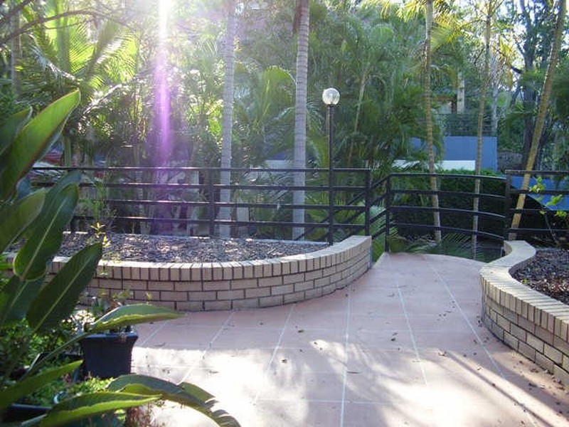 2/31 Bishop Street, St Lucia QLD 4067