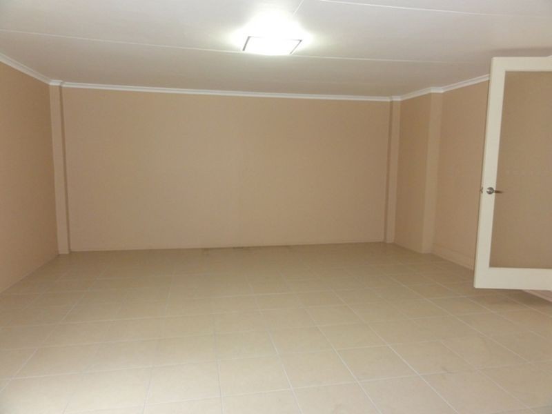 1 Dumbarton Drive, Kenmore QLD 4069