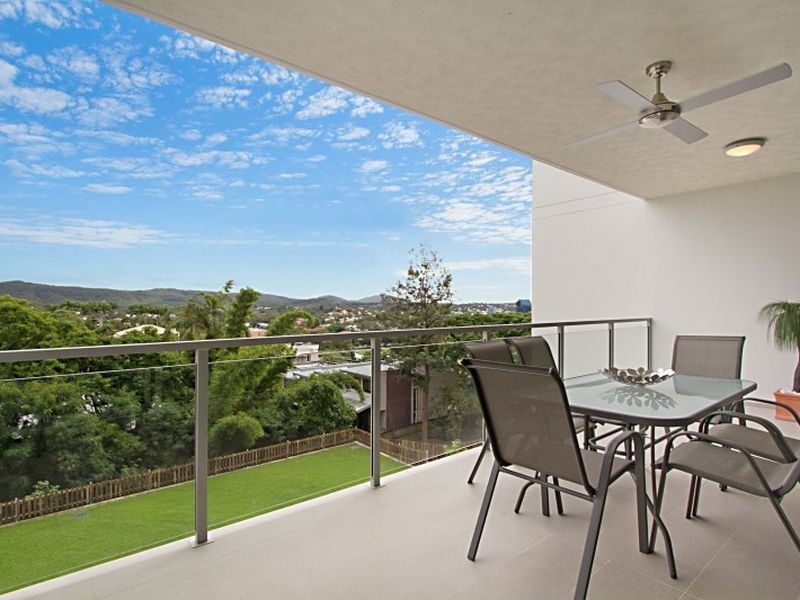 6/4 Carmody Road, St Lucia QLD 4067